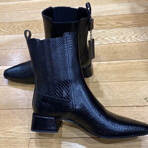 Napoleon hand Crafted In Italy with the Finest Crocodiles Italian Leather.